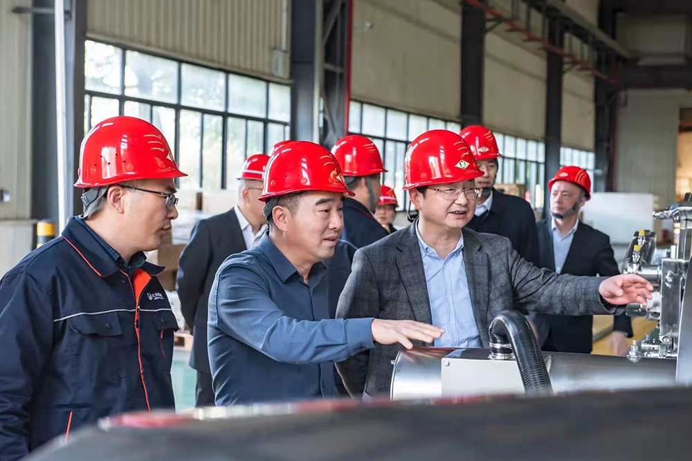 辛國榮調(diào)研-江機公司.jpg 辛國榮調(diào)研-江機公司.jpg