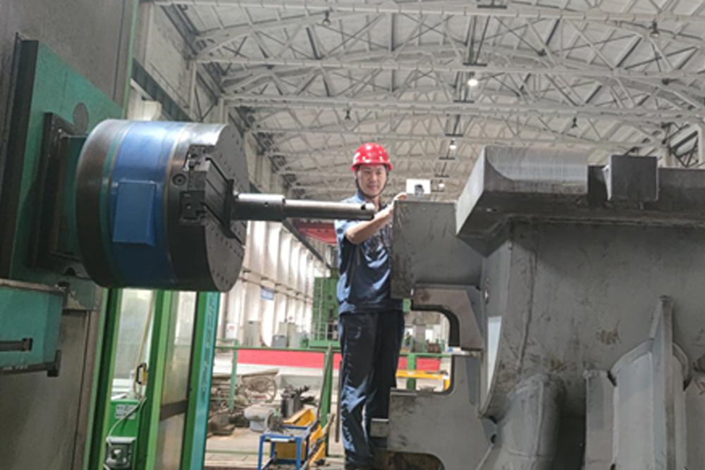 趕進(jìn)度 重通.jpg 趕進(jìn)度 重通.jpg